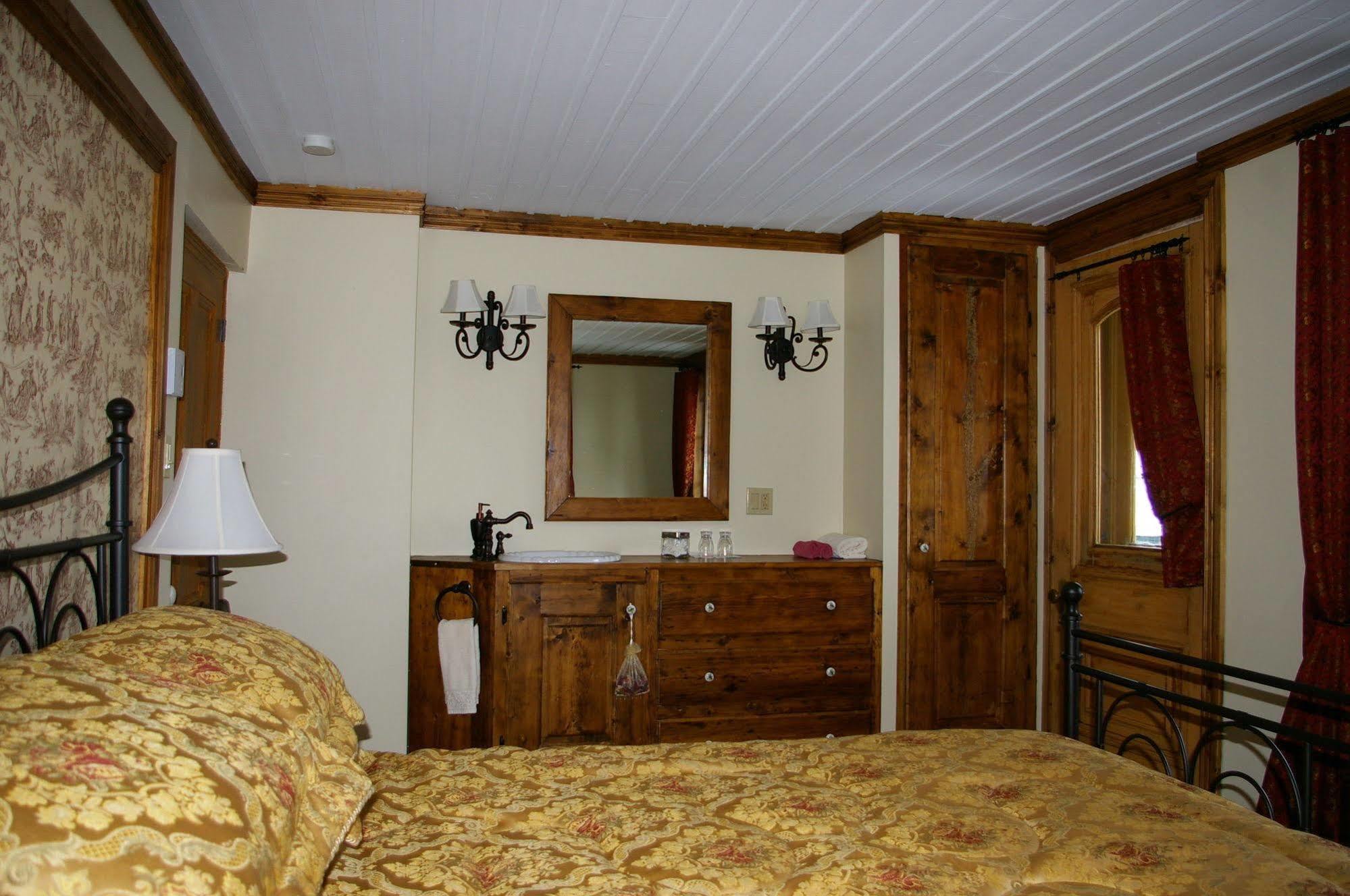 Auberge Du Maitre Forgeron Beaupré Εξωτερικό φωτογραφία